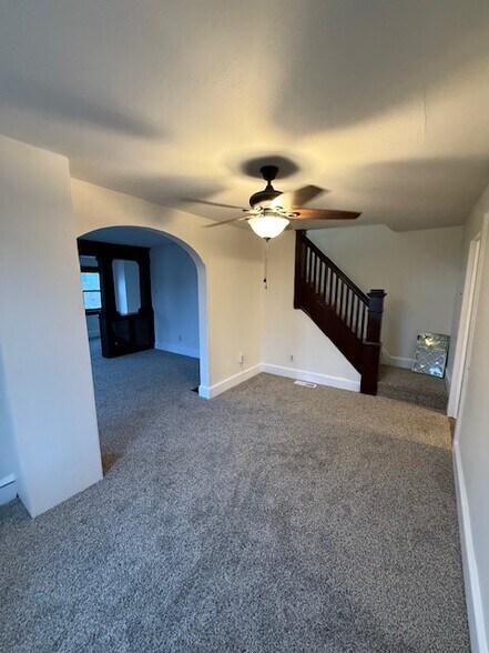 Building Photo - 1005 Railroad St