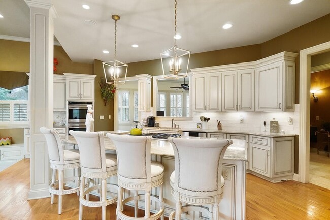 Building Photo - 6655 Traquair Pl