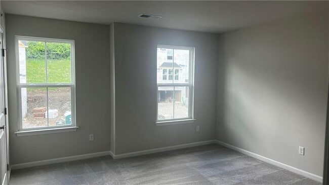 Building Photo - 445 Greenwood Dr