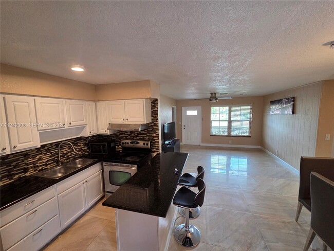 Building Photo - 6270 NW 14th St