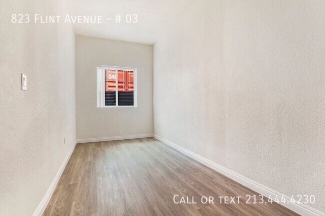Building Photo - 823 N Flint Ave