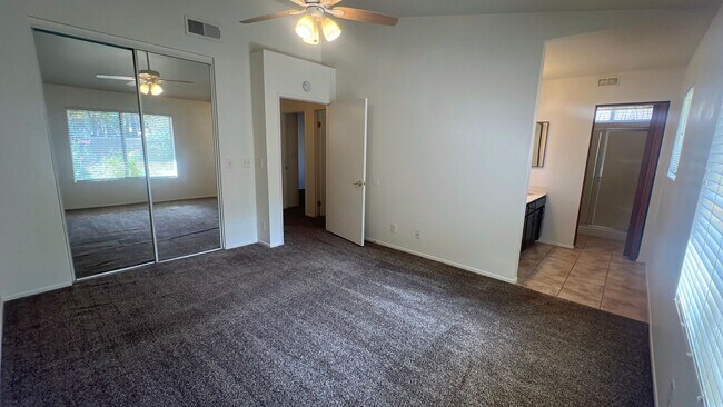Building Photo - Single Story Rosamond home