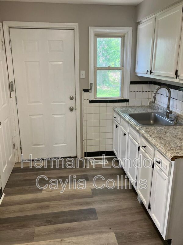 Building Photo - 6132 Eaton Dr