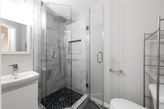Building Photo - 5032 Enclave Ct