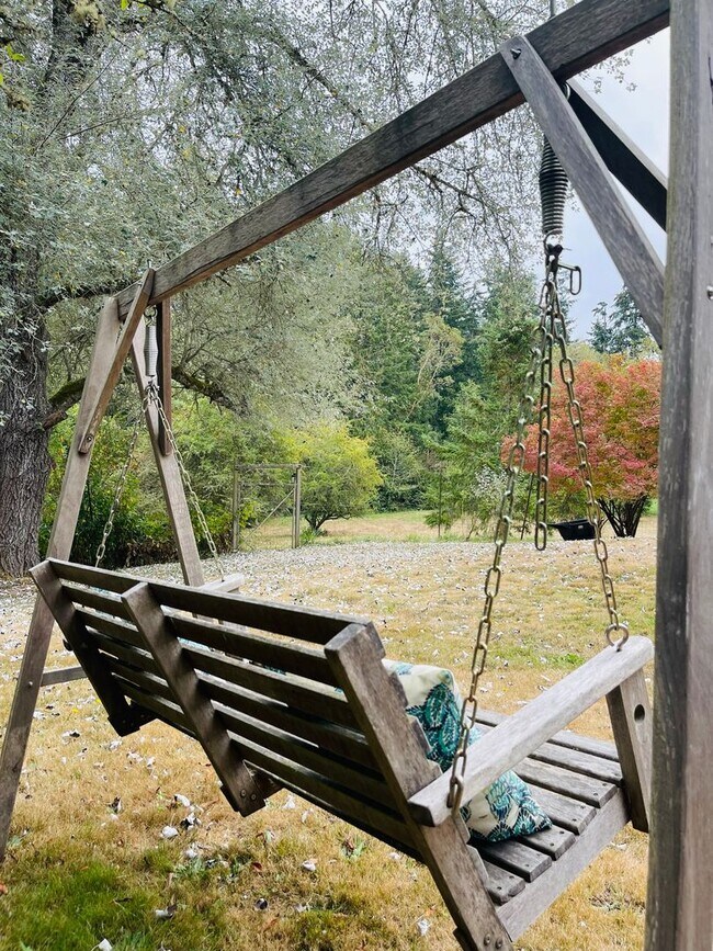 Building Photo - Historic and Peaceful Bainbridge Island Farm