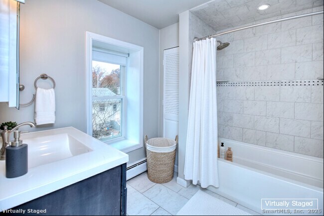 Building Photo - 300 Soundview Ave