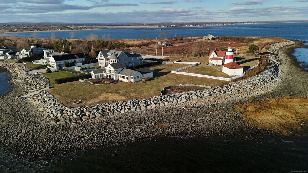 Building Photo - 115 Short Beach Rd