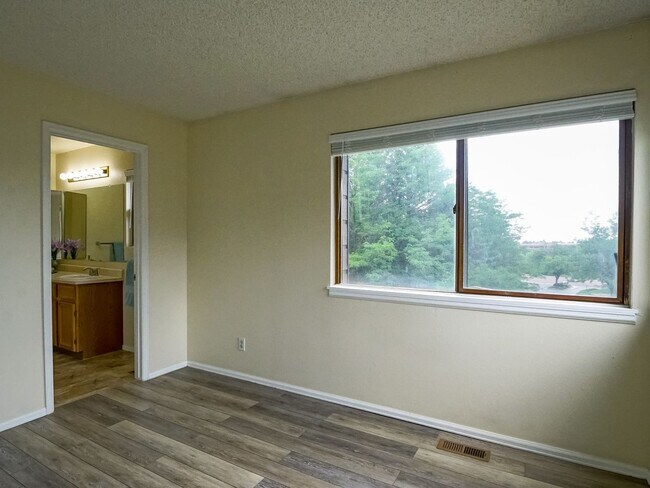 Building Photo - 3372 Capstan Way