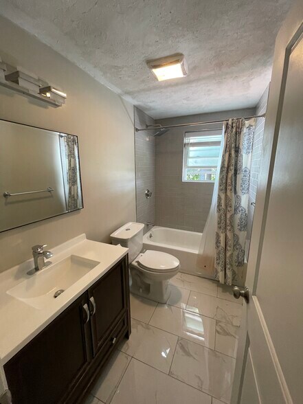 Building Photo - 22 Augustus Rd