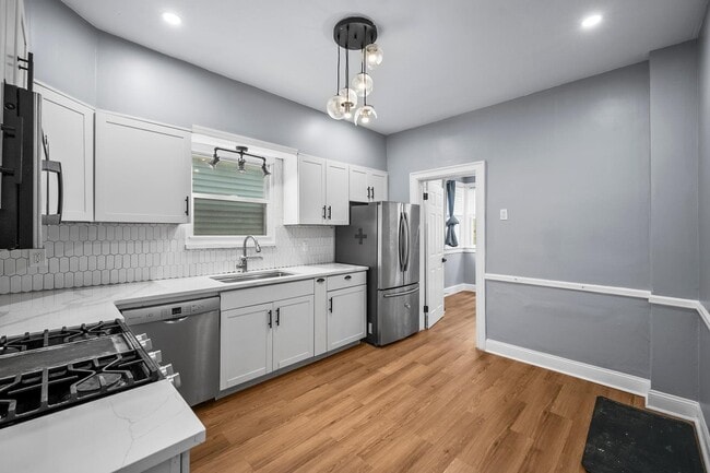 Building Photo - 54 Avenue B