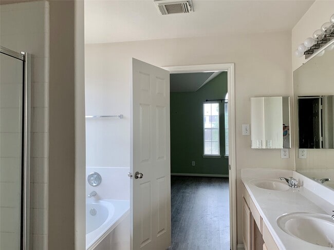 Building Photo - 25203 Bluma Ranch Dr