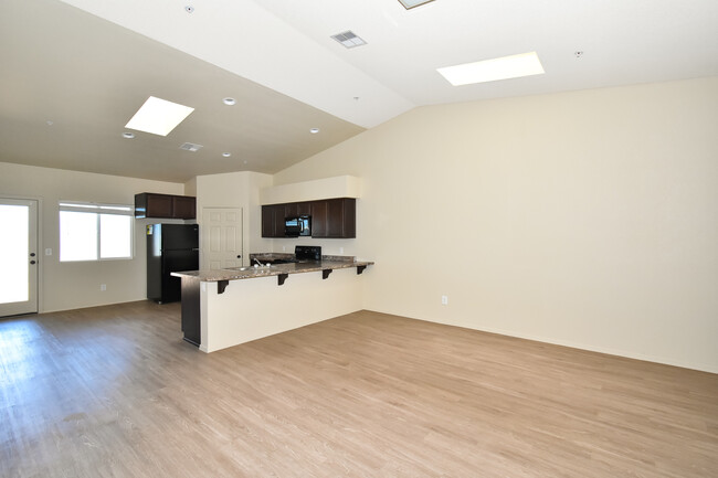 Building Photo - 3886 S Brianna Dr