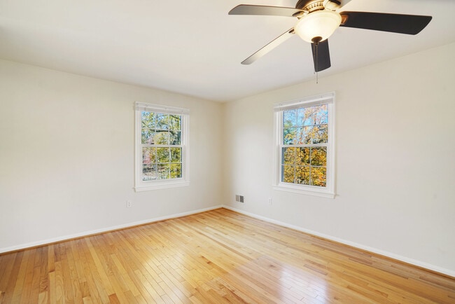 Building Photo - 4339 Cedarlake Ct