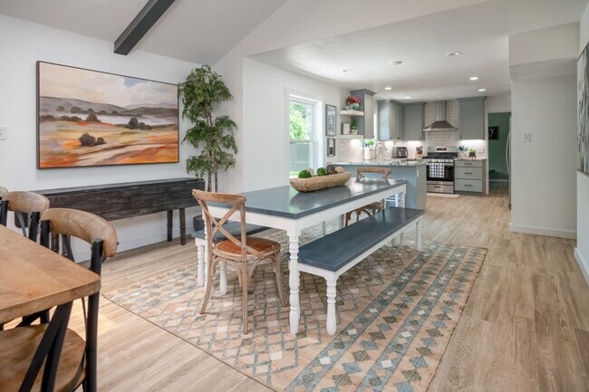 Building Photo - 1604 Barak Ln