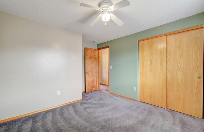 Building Photo - Salmon Creek 3 Bedroom with Yard!
