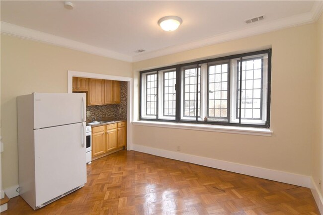 Building Photo - 316 Chateau Rive
