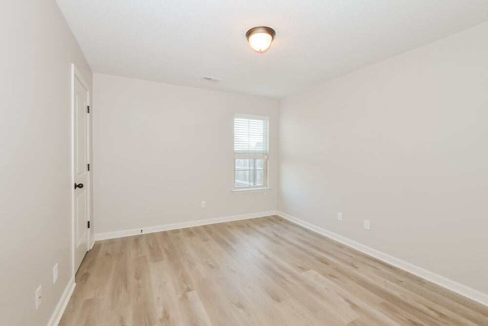 Building Photo - 2565 Woodcutter Dr