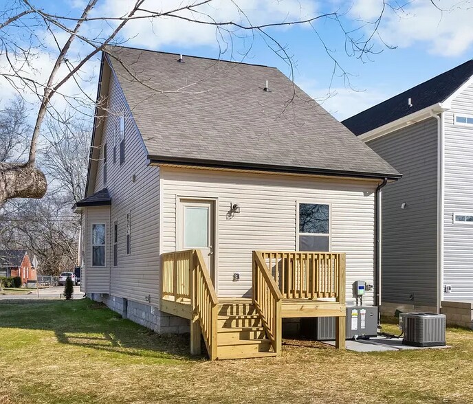 Building Photo - 818 Greenwood Ave