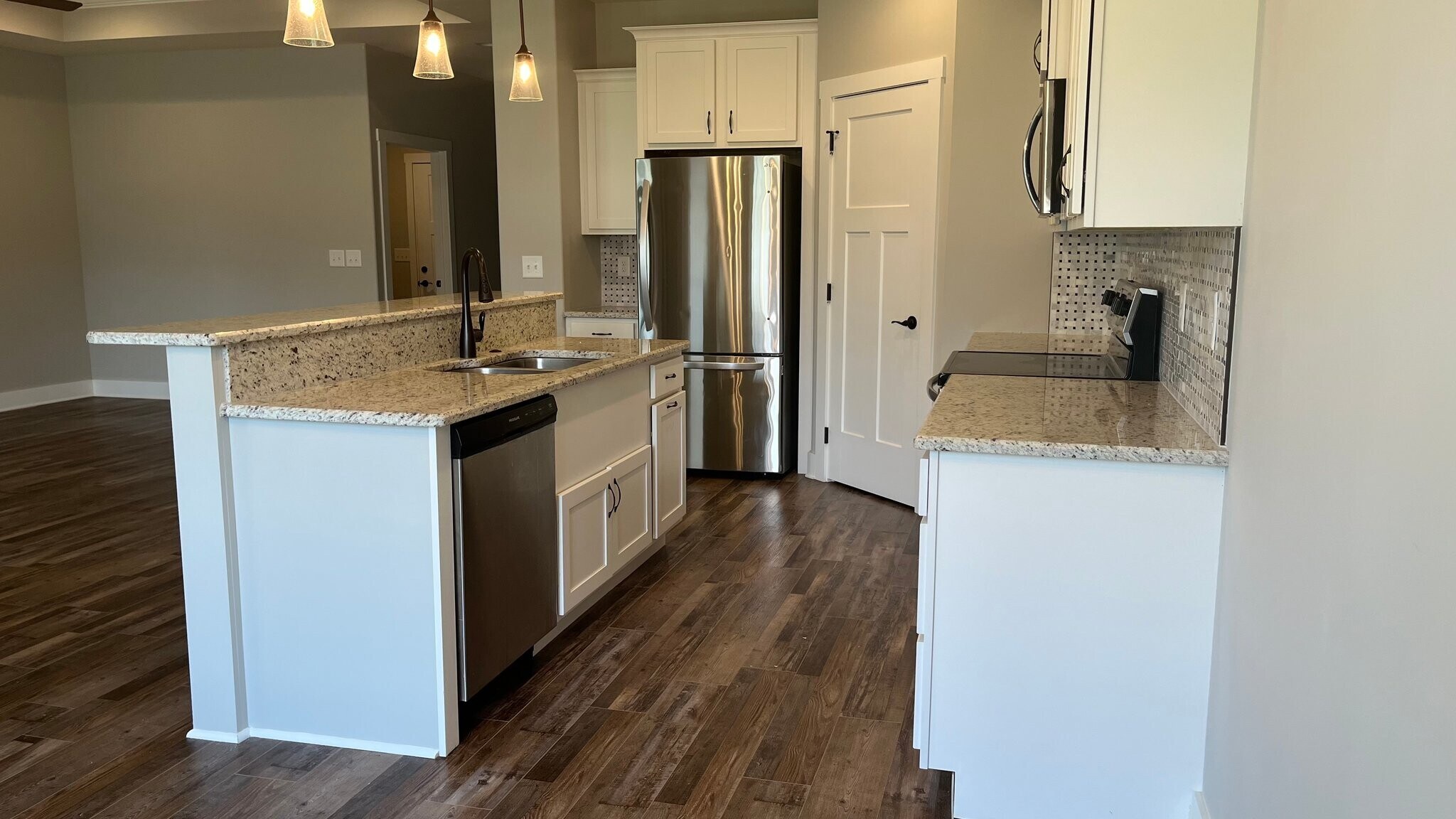 Building Photo - 1417 Lemongrass Dr