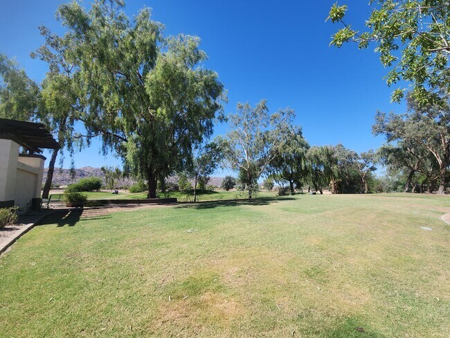 Building Photo - Immaculate Golf Community Home