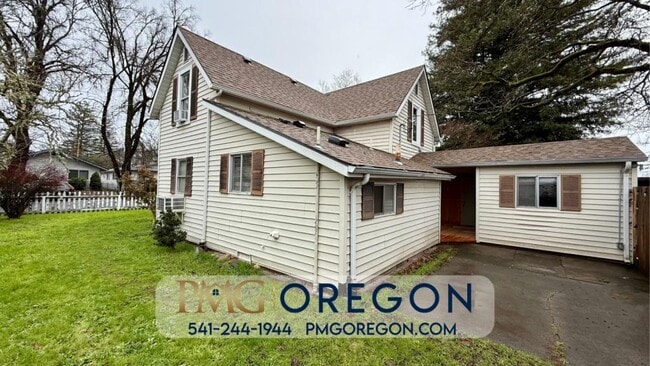 Building Photo - 711 SW I St