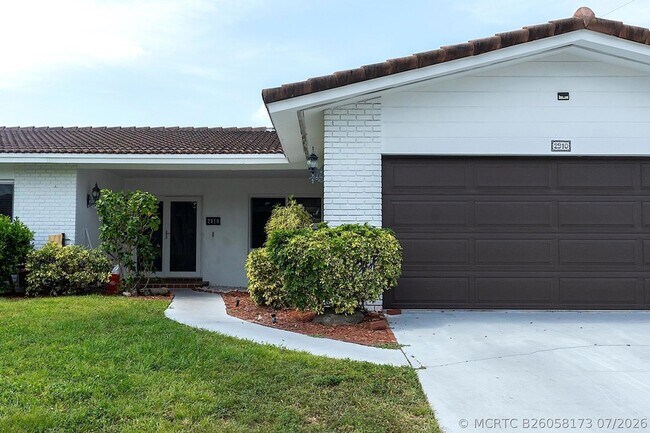 Building Photo - 2910 NE 40th Ct