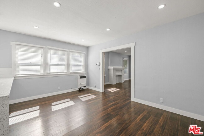 Building Photo - 1754 N La Brea Ave