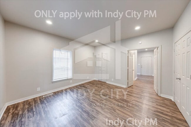 Building Photo - 117 N Riley Ave