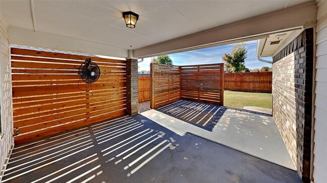 Building Photo - 457 Compass Dr