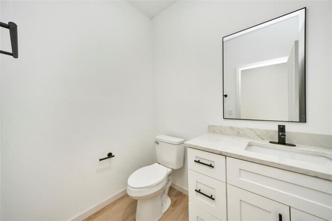 Building Photo - 600 Rd 5105