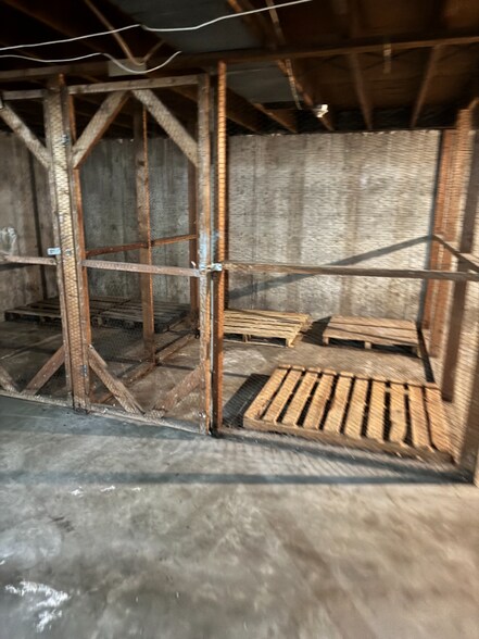 Building Photo - 715 Thompson Dr