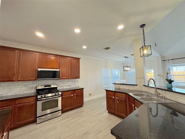 Building Photo - 8926 Heron Nest Dr