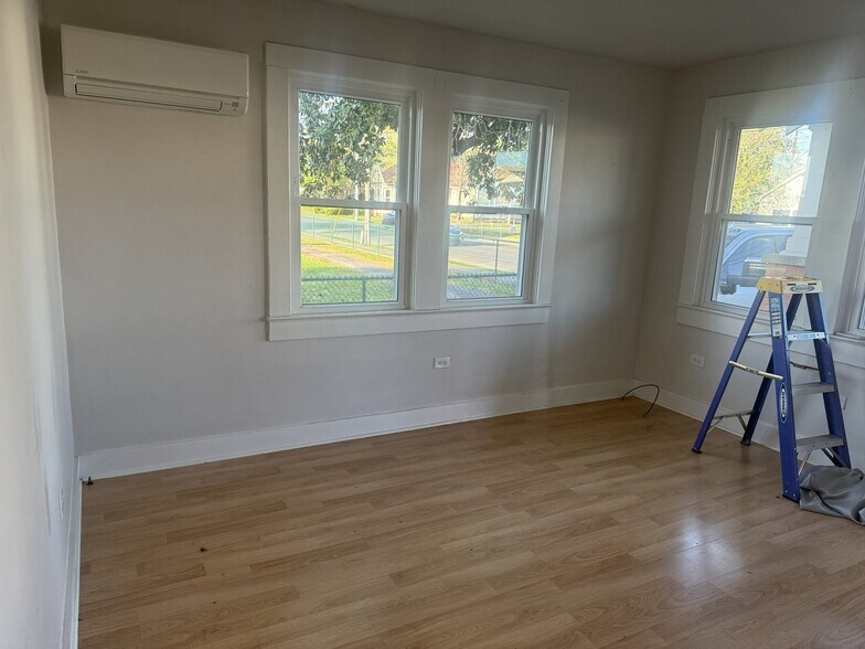 Building Photo - 1016-1018 Jackson St