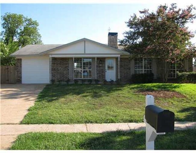 Primary Photo - 5720 Kristen Ave