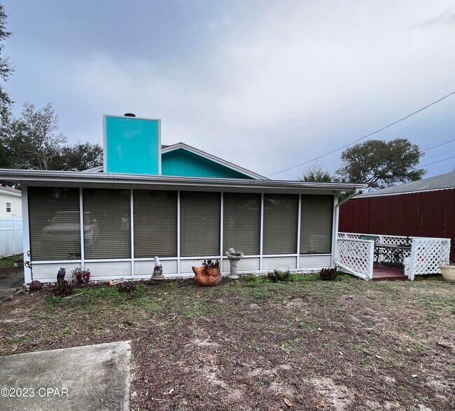 Building Photo - 321 Hibiscus Dr