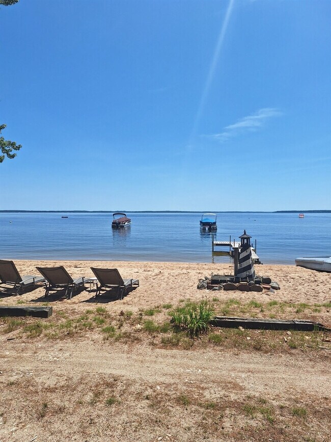 Building Photo - 773 Sebago Rd