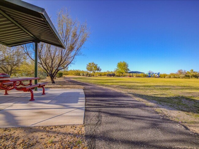 Building Photo - ** WOW $500.00 OFF FIRST FULL MONTHS RENT ...