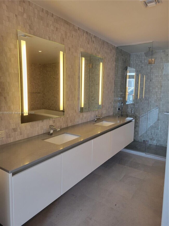 Building Photo - 88 SW 7th St