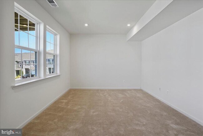Building Photo - 64 Stafford Pl