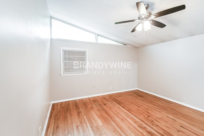 Building Photo - 4825 Cottonwood Rd