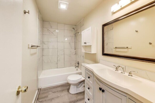 Building Photo - 1283 Ayala Dr