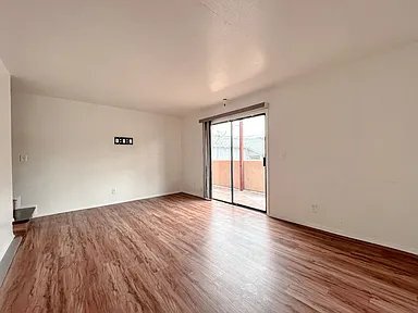 Building Photo - 14746 Delano St