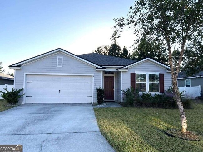 Building Photo - Act Fast on this Beautiful 4BR/2BA in Waters Edge