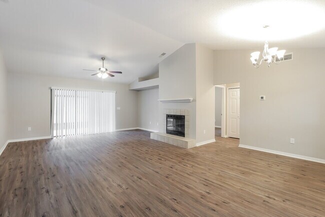 Building Photo - 9735 Fox Chapel Rd