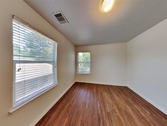 Building Photo - 5702 Rocky Trail Dr