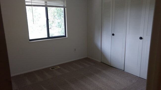 Building Photo - 1425 Bacchus Dr