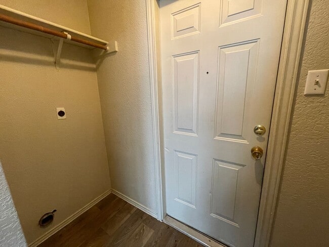 Building Photo - 4406 Hondo Dr
