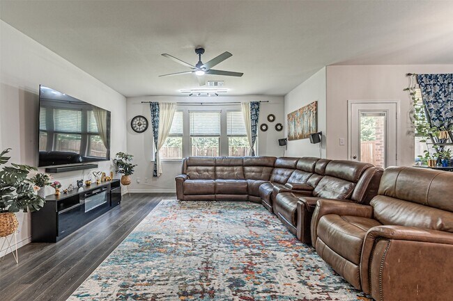 Building Photo - 3316 Azure Ln