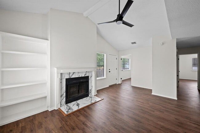 Building Photo - 2907 W Slaughter Ln