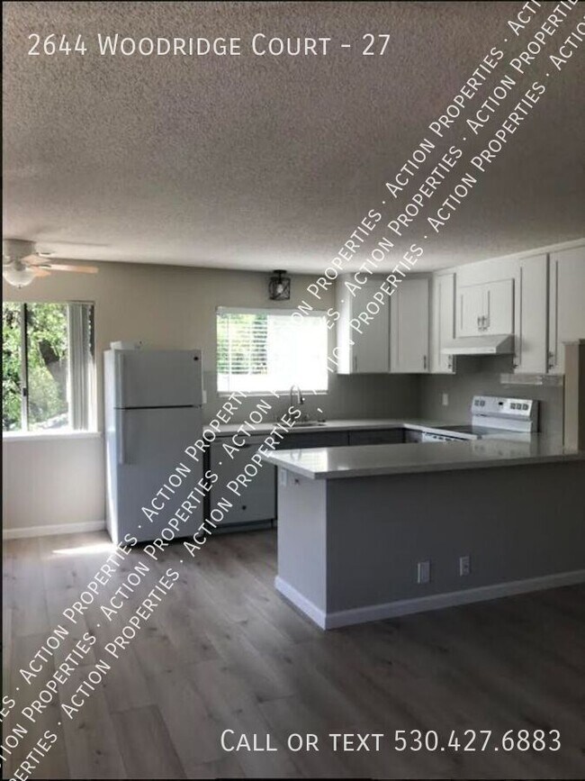Building Photo - 2644 Woodridge Ct